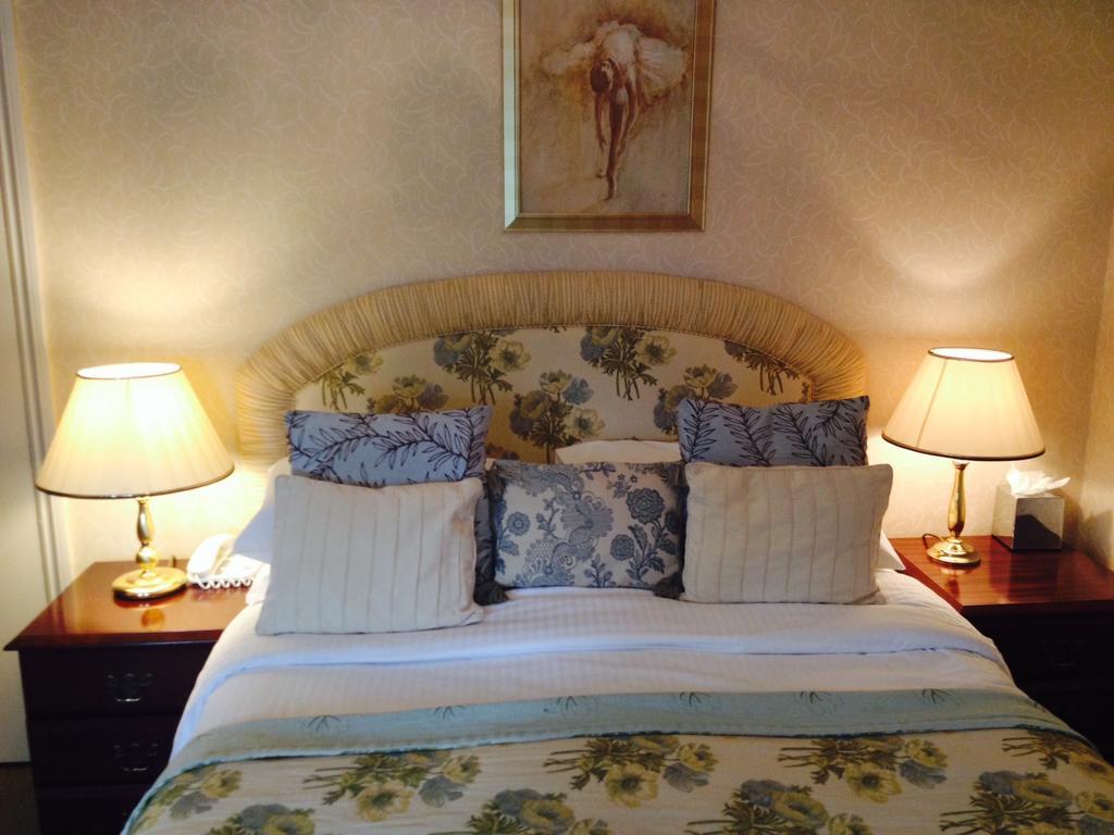 Overton Grange Country Hotel Ludlow Room photo